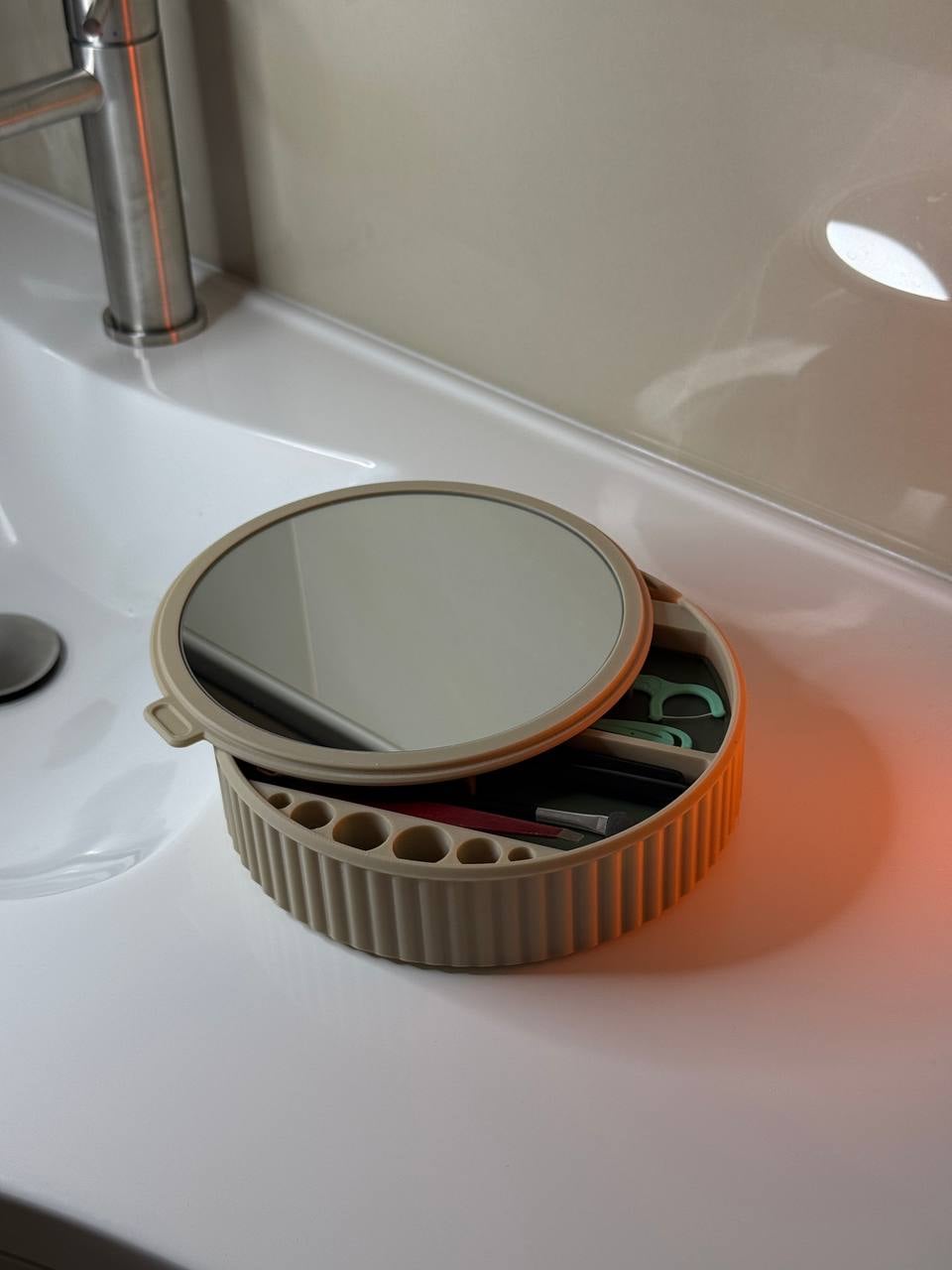 Bathroom (or makeup) storage box