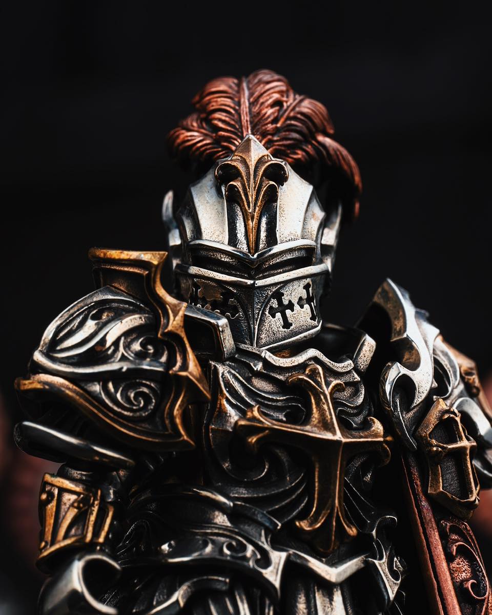 Red Templar Metal Splicing Toy