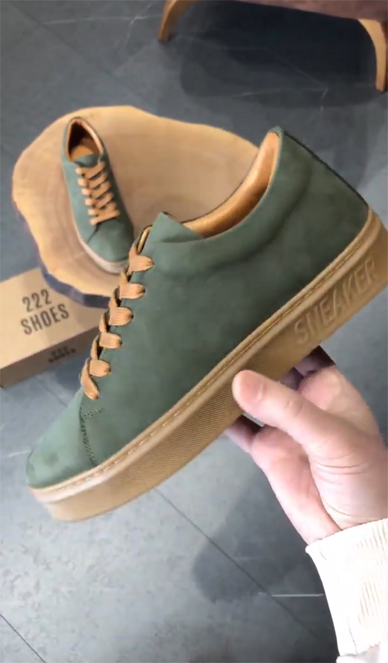 ✅High -quality Dedication✅Green suede panel shoes