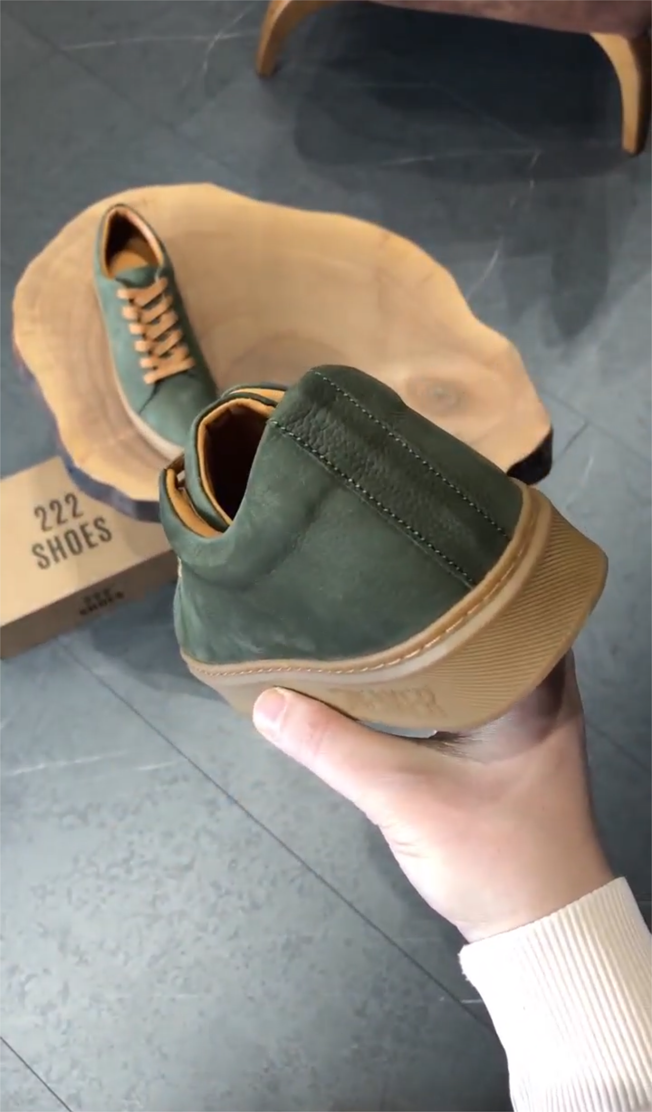 ✅High -quality Dedication✅Green suede panel shoes