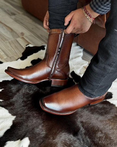 Glossy non-slip buckskin cowboy boots