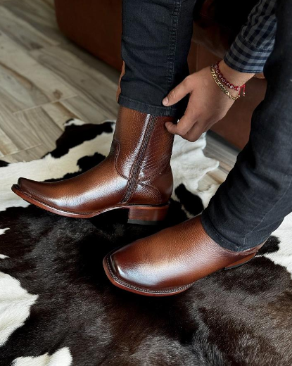 Glossy non-slip buckskin cowboy boots