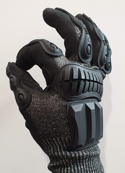 Professional protective gloves to prevent cuts and impact injuries