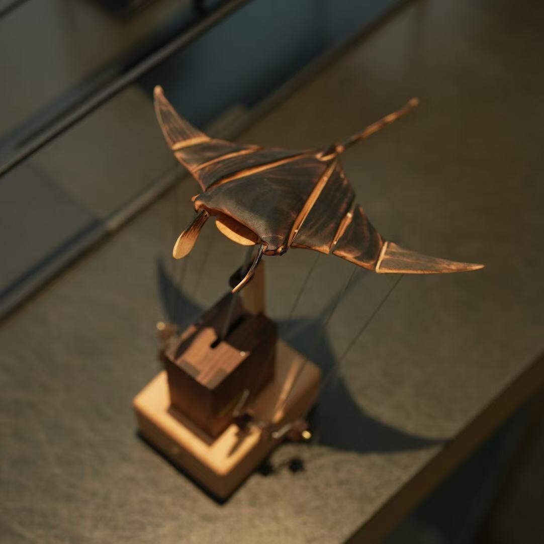 Wooden Manta Ray Mechanical Toy