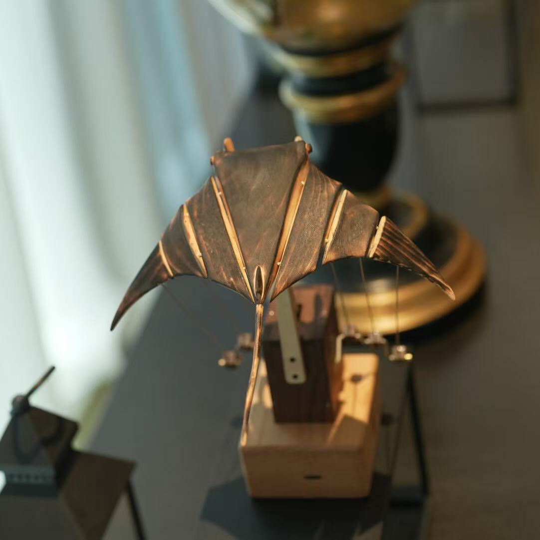 Wooden Manta Ray Mechanical Toy