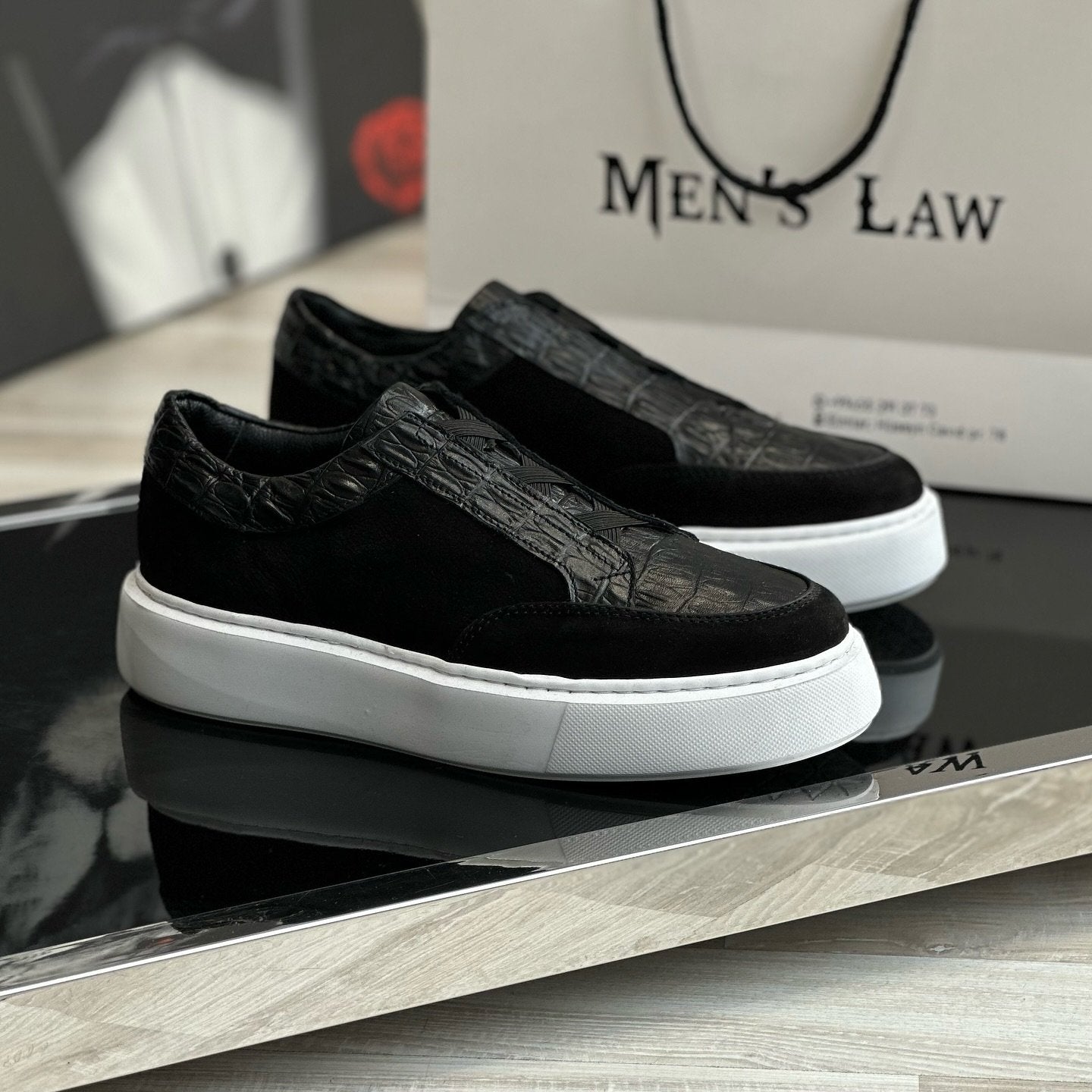 Winter Style Cowhide Board Shoes